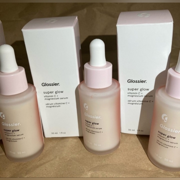 Glossier Super Glow Vitamin C + Magnesium Serum - Picture 12 of 12
